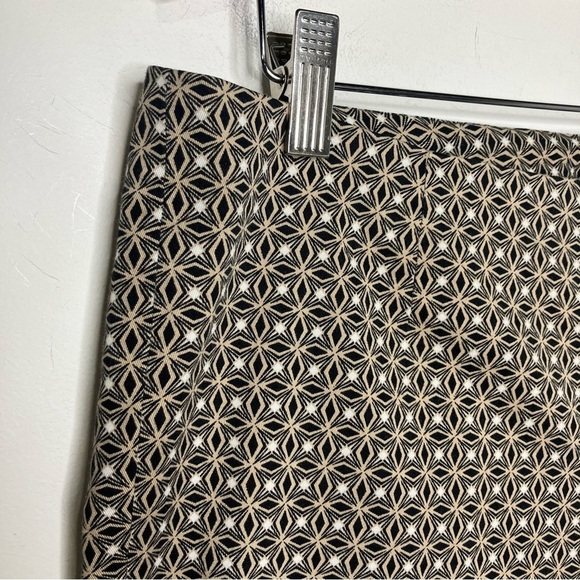 J. Jill tapered slacks black tan white geometric pattern size 10 - Picture 2 of 7